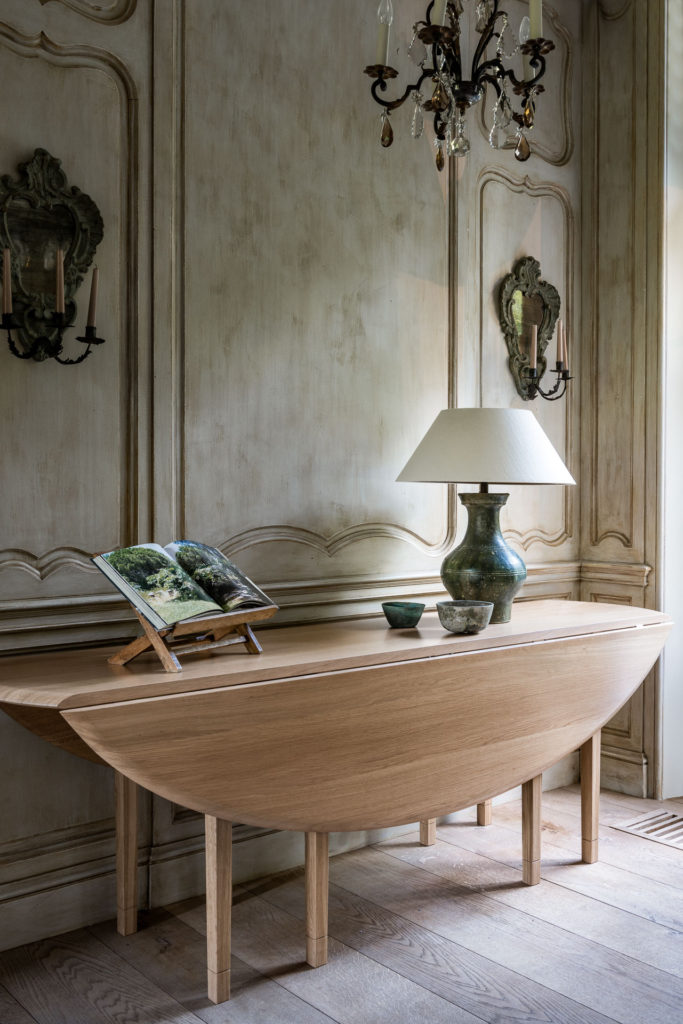 DIANE TABLE - Belgian Pearls Home Collection. Belgian style furniture and interior design.#belgianpearls #belgianstyle #belgiandesign #europeancountry #belgianlinen #belgianfurniture